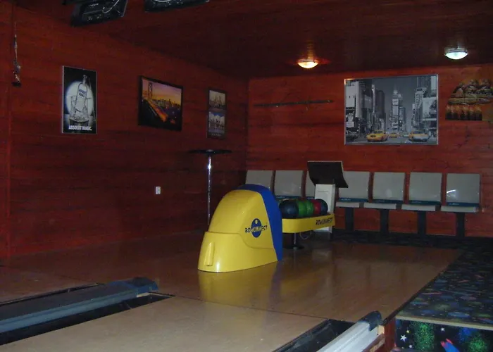 Williams Village Bowling & Country Club